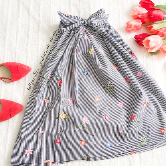 H&M Dresses & Skirts - NWOT H&M Pinstripe + Floral Skirt W/Pockets